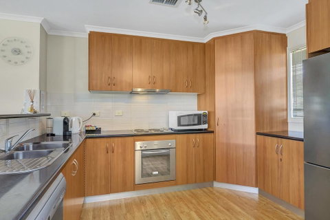 Green Reef Beach House - Lawyer Find 2