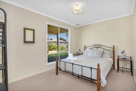 Green Reef Beach House - Lawyer Find 1