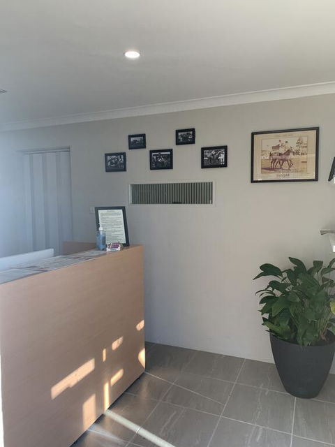 Gunsynd Motor Inn - Click Find 2