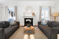 Hamptons Style Family Home 5 Minutes From Beach