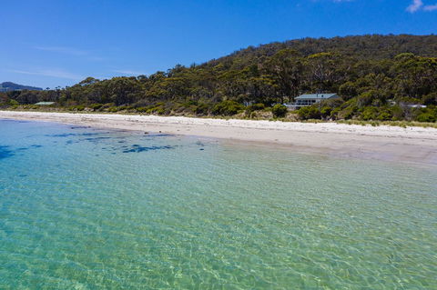 Harpers On The Beach - Click Find 1