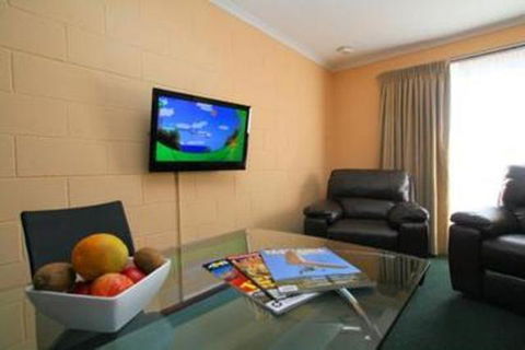 Heemskirk Motor Hotel - Click Find 3