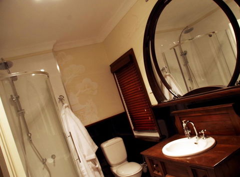Henrietta's Country House - DBD 1