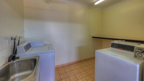 Heritage Lodge Motel - Lawyer Find 1