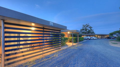 Hilldrop Motor Inn - DBD 2