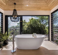 Hilltop Hideaway Luxury Style - Click Find