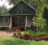 Hillview Chalet - Click Find
