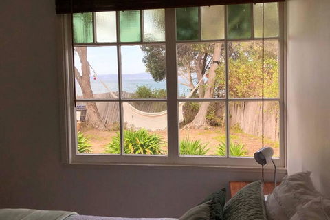 Hobart Beach Front Cottage - Bet 4u 2