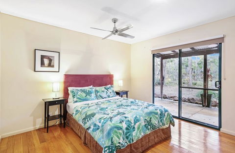 Island Brook Estate Winery And Chalets - Click Find 3