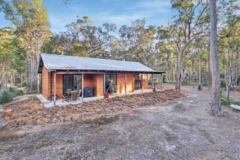 Island Brook Estate Winery And Chalets - Click Find 1