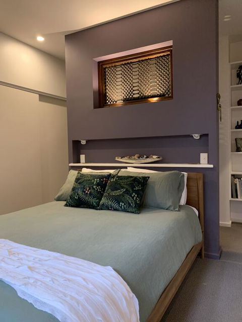 Jacaranda Garden Retreat - Click Find 2