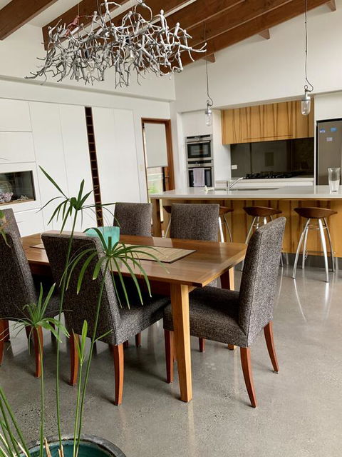 Jacaranda Garden Retreat - Click Find 3
