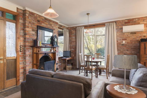 Killynaught Spa Cottages - Click Find 3