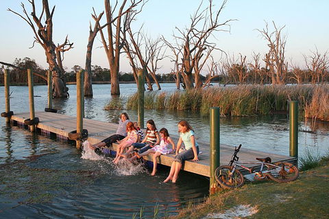 Kingston-on-Murray Caravan Park - Click Find 0