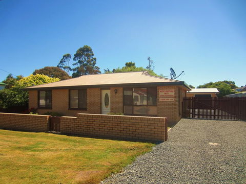 Kitty's Cottage - Click Find 1