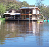 Lakeside Lodge Armidale - Click Find