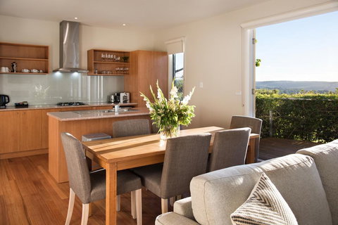 Luxe On Queensberry - Bridge Guide 3