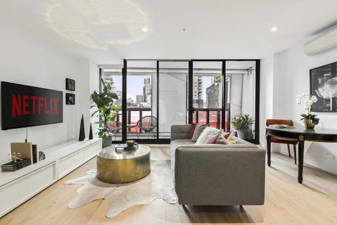Luxuria Apartments - Manhattan - Lawyer Find 0