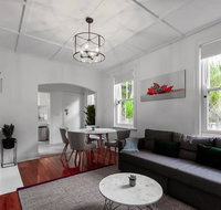 Luxurious Historic Home with Harbour Bridge Views - Lawyer Find