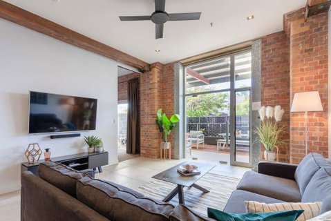Luxury 3 Brm 2 Bath Woolstore Apt With Courtyard - Lawyer Find 1