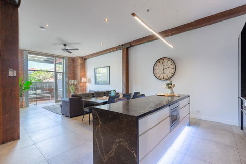 Luxury 3 Brm 2 Bath Woolstore Apt With Courtyard - Lawyer Find 0