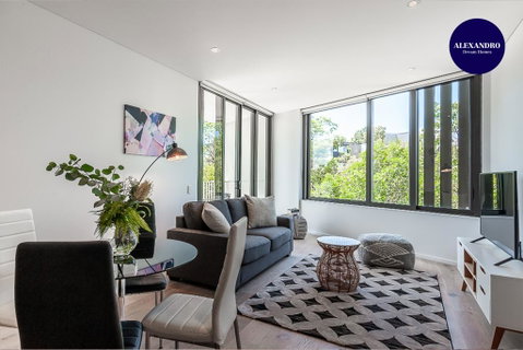 LUXURY APARTMENT / / MOMENTS TO LANE COVE VILLAGE - Lawyer Find 0