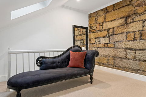 Lythgo's Row Colonial Cottages - Click Find 2