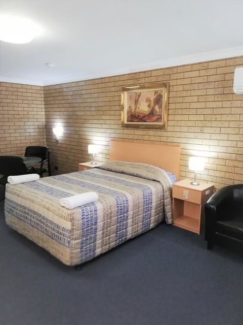 Macintyre Motor Inn - Click Find 3
