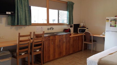 Mackay Motor Inn - Click Find 2