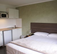 Mackay Motor Inn - Click Find