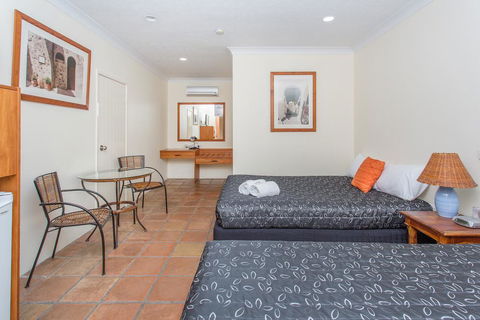Mackay Rose Motel - Click Find 2