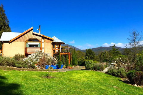 MAGICAL MOUNTAIN RETREAT - 20 Mins To CBD And Only 10 To MONA! - Click Find 2