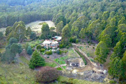 MAGICAL MOUNTAIN RETREAT - 20 Mins To CBD And Only 10 To MONA! - Click Find 1
