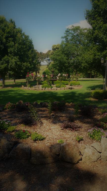 Manderley Park Farmstay B&B - Click Find 3