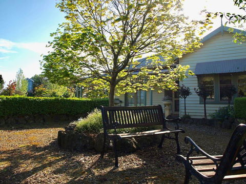 Manderley Park Farmstay B&B - Click Find 2