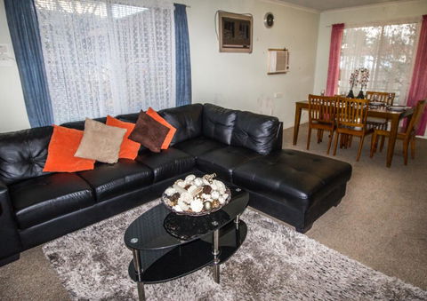 Manilla Cottage - Manilla NSW - Lawyer Find 0