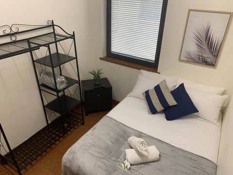 Market St Lodge - Click Find 0