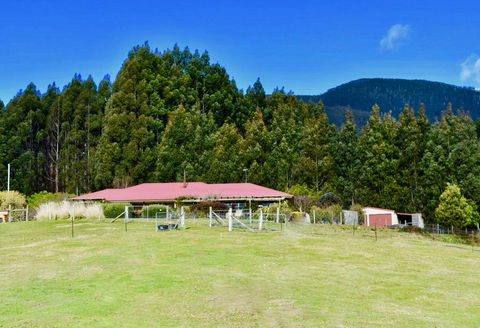 Maydena Mountain Cabins - Click Find 2