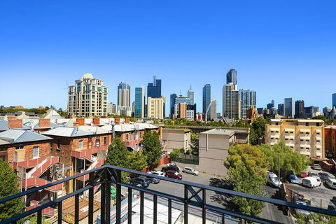 Melbourne Carlton Central Apartment Hotel - Click Find 0