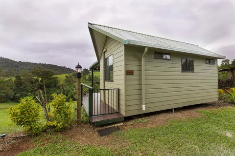 Mena Creek Flower House - Click Find 0