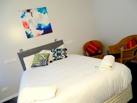 Mercury Motor Inn - Bridge Guide 2