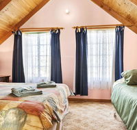 Meredith House  Apartments Strahan - Click Find