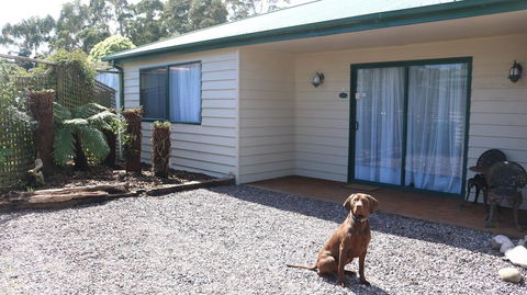 Meredith House & Apartments Strahan - Click Find 2