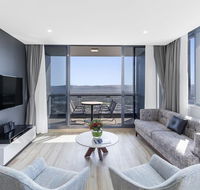 Meriton Suites Southport - Click Find