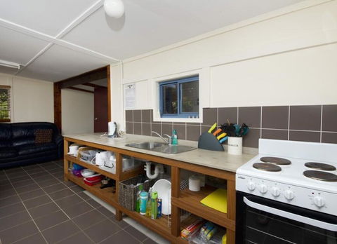 Mick's Beach Cottage - Seal Rocks Beachfront - Click Find 2
