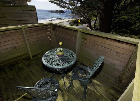 Mick's Beach Cottage - Seal Rocks Beachfront - Click Find 1