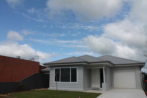 Milawa Vineyard Views - Guesthouse 2 - Bridge Guide 3