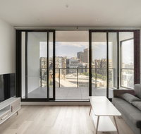 Modern Apartment in Darling Harbour - Lawyer Find