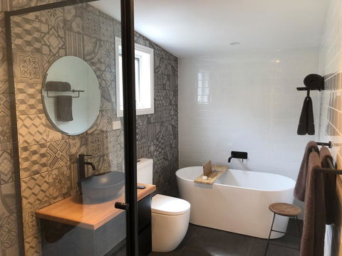 Mole Creek Hideaway - Click Find 1