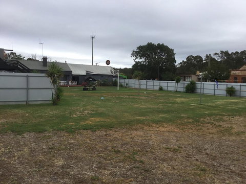 Moonambel Resort Hotel - Bridge Guide 1